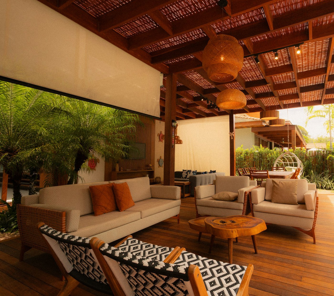 Villa aux volumes ouverts sur un jardin